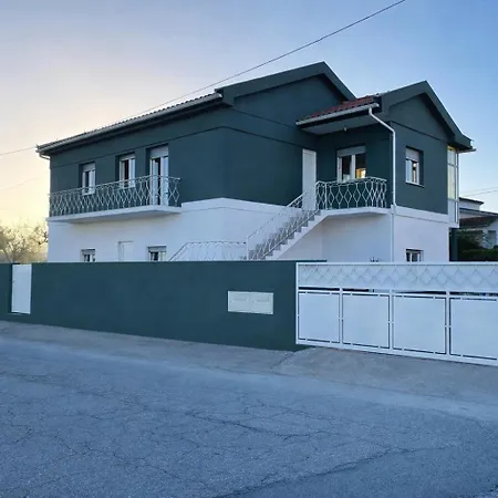 Cantinho Dos Avos - Local Apartment *